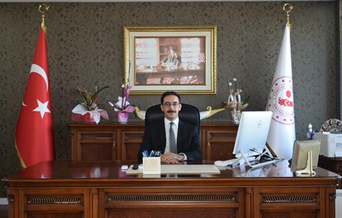Kaymakamımız Yaşar ŞİMŞEK’in “24 Kasım Öğretmenler Günü” mesajı;